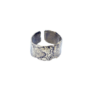 Ancient Ruins Ring - Salt and Steel Jewelry